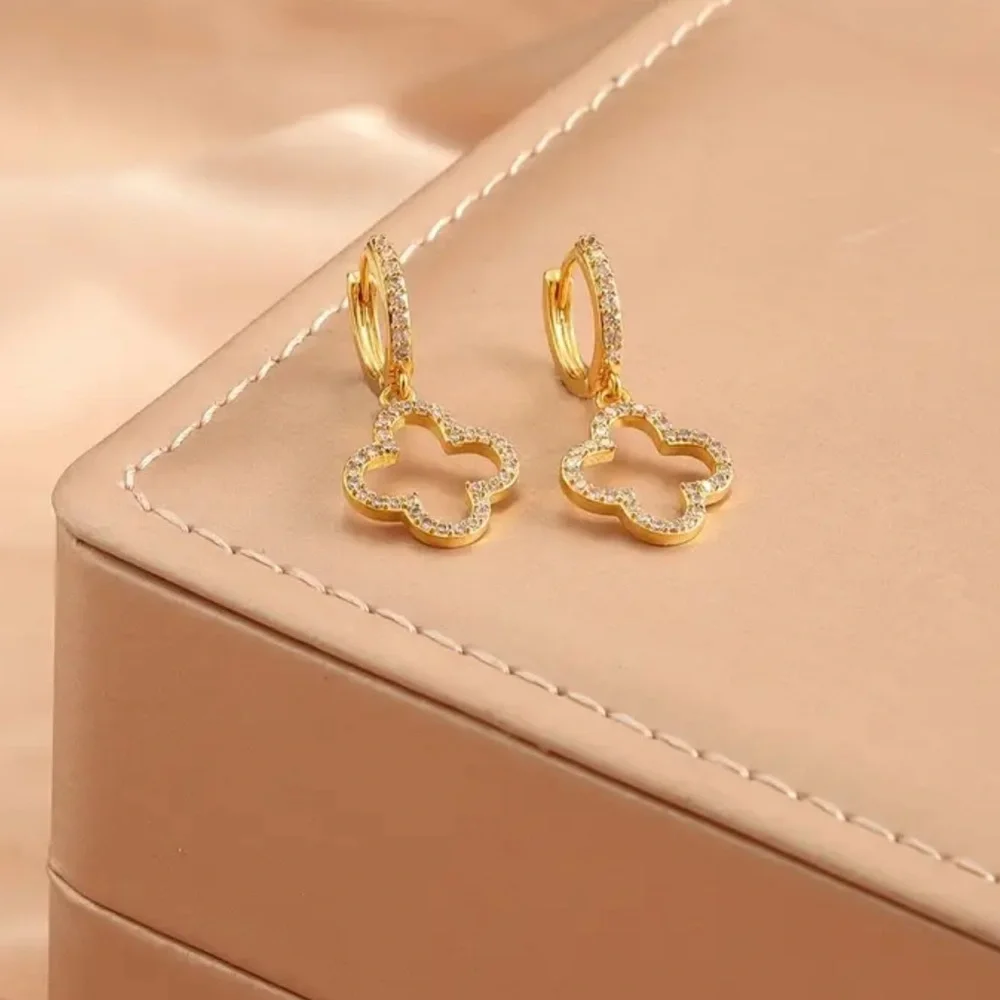 NEW SHINY 14k Gold Diamond Bright Lucky Clover Drop & Dangle Luxury Earrings
